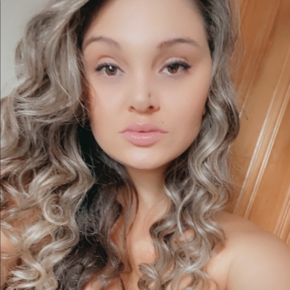 Meet your Posher, Ariel - Picture 1 of 1